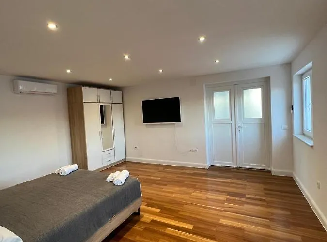 Boutique Tomic 3*